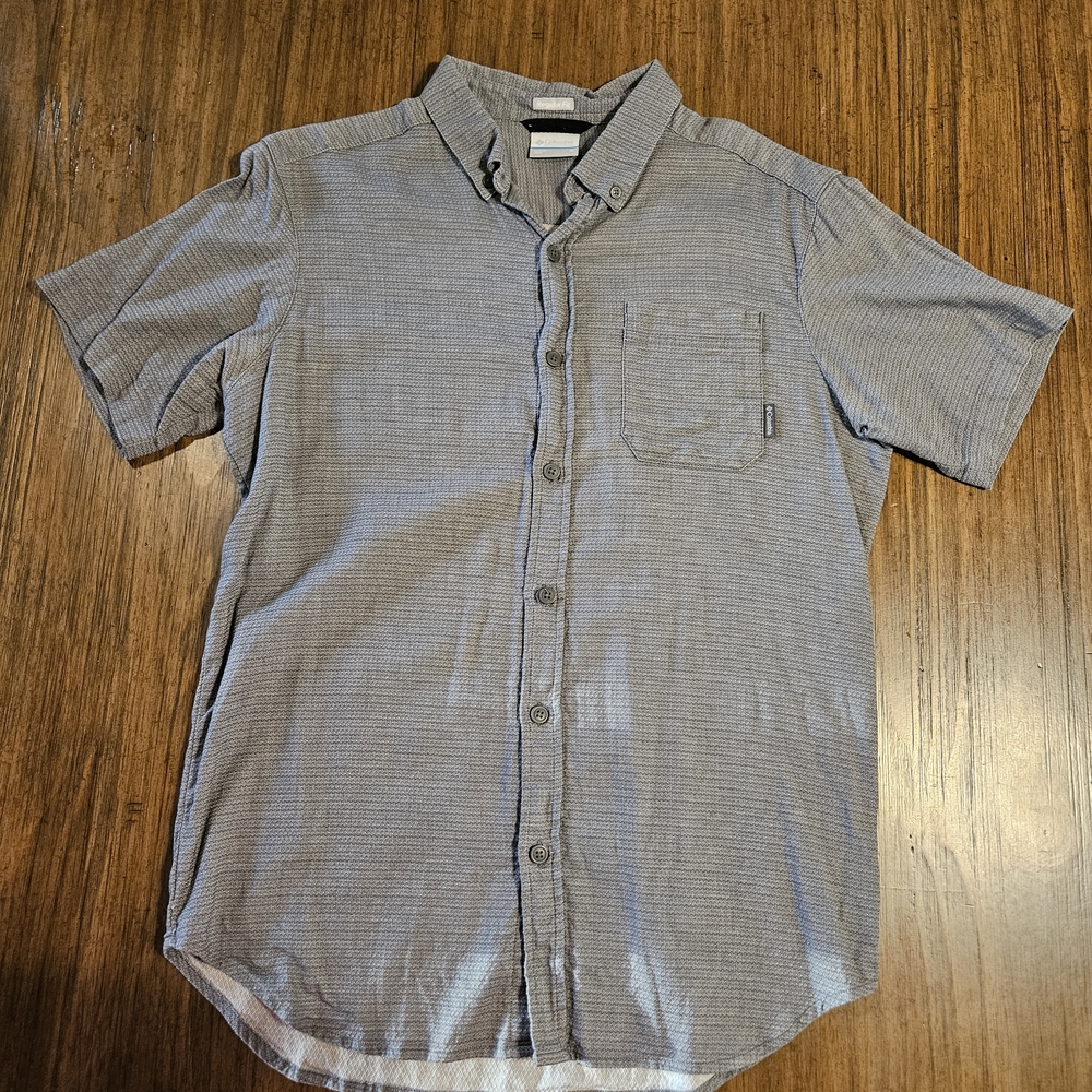 Men's Classic Regular Fit Gray Button Down Shirt Size M